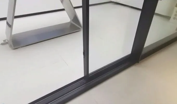 Narrow frame electric sliding door