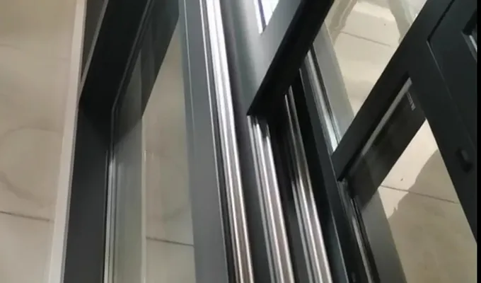 Super smooth sliding window